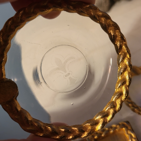 Vtg Duo Ashtrays & Matchbook Set~Goldtone Rope Design - Picture 2 of 6